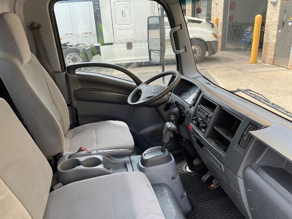 Light Duty Box Truck-Light and Medium Duty Trucks-Isuzu-2020-NPR-Milwaukee-WI-170,373\n\t\tmiles-$ 26,500 - Image 22