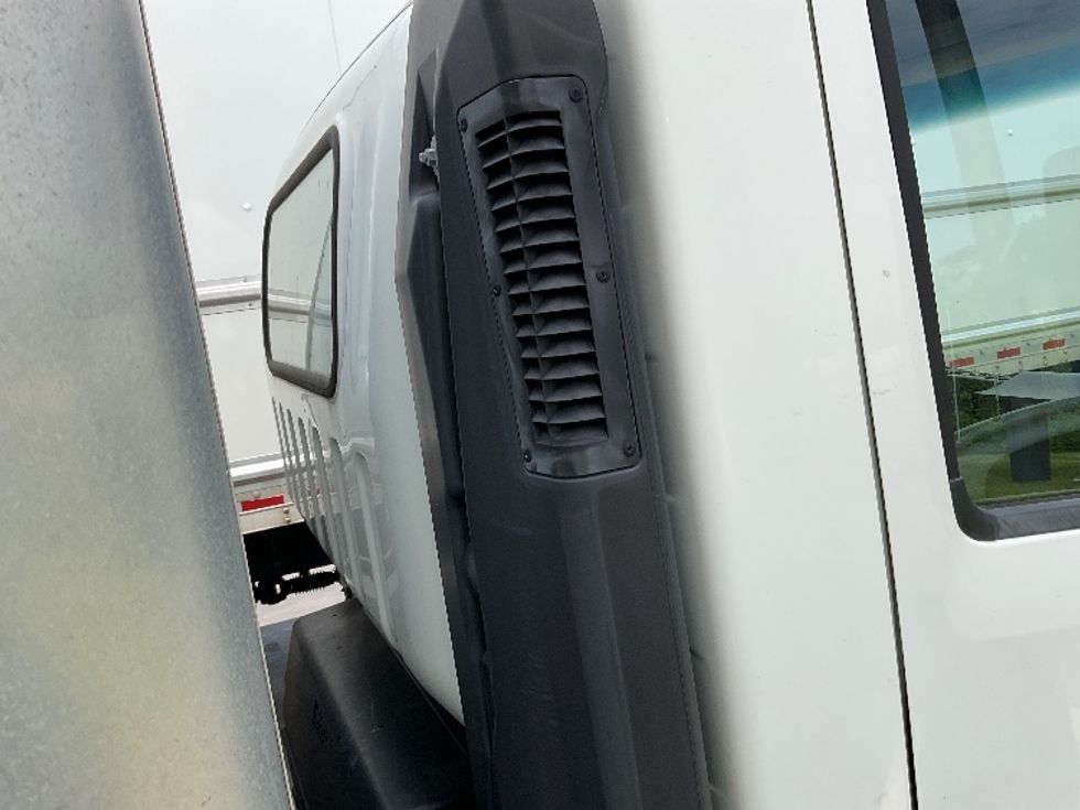 Light Duty Box Truck-Light and Medium Duty Trucks-Isuzu-2020-NPR-Milwaukee-WI-170,373\n\t\tmiles-$ 26,500 - Image 25