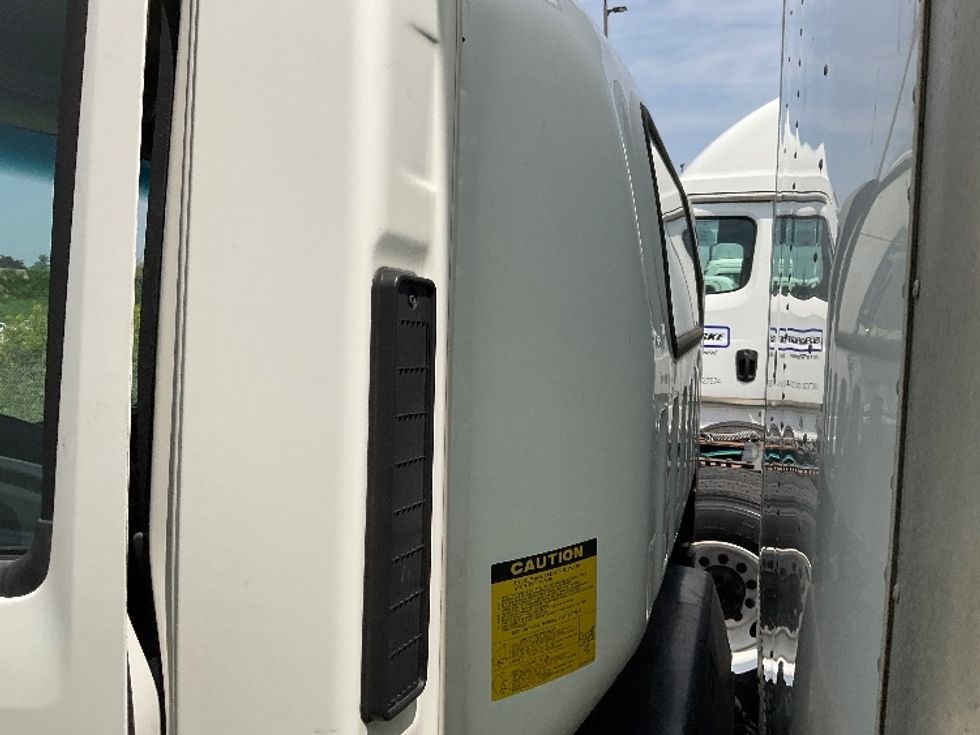 Light Duty Box Truck-Light and Medium Duty Trucks-Isuzu-2020-NPR-Milwaukee-WI-170,373\n\t\tmiles-$ 26,500 - Image 26