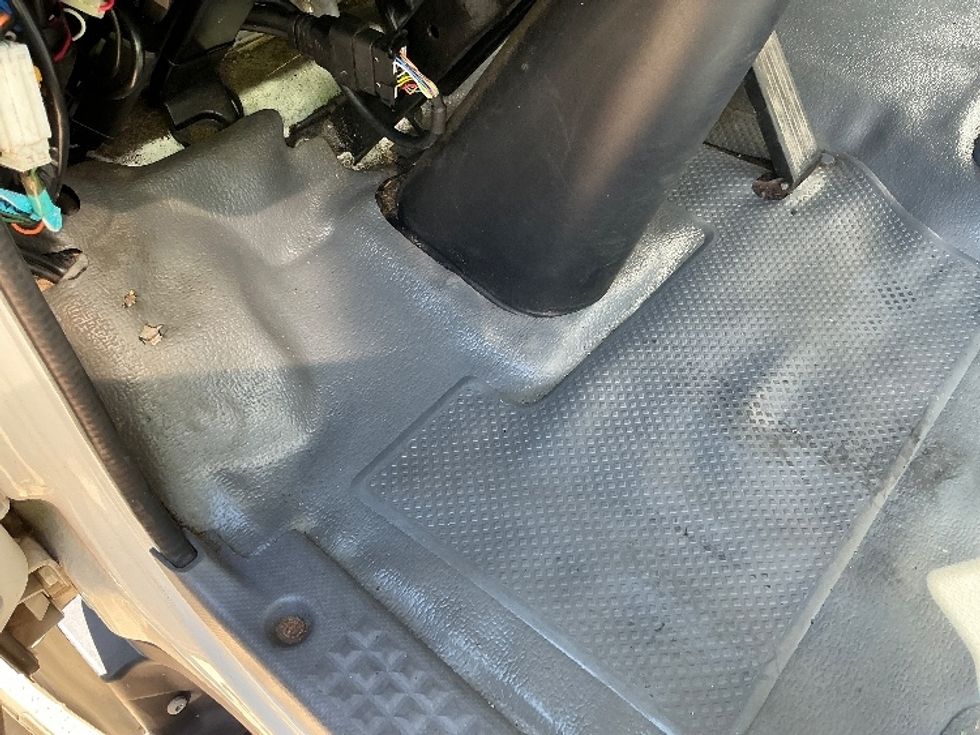 Light Duty Box Truck-Light and Medium Duty Trucks-Isuzu-2020-NPR-Prince George-VA-179,251\n\t\tmiles-$ 27,250 - Image 29