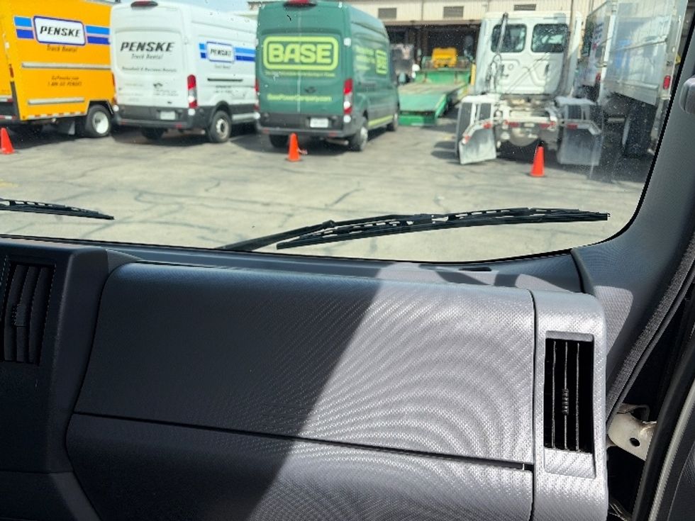 Light Duty Box Truck-Light and Medium Duty Trucks-Isuzu-2020-NPR-San Antonio-TX-75,572\n\t\tmiles-$ 44,500 - Image 21