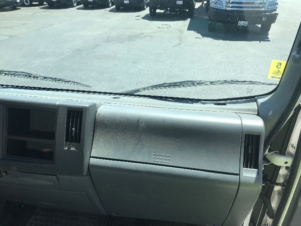 Light Duty Box Truck-Light and Medium Duty Trucks-Isuzu-2020-NPR-West Sacramento-CA-265,446\n\t\tmiles-$ 24,750 - Image 21