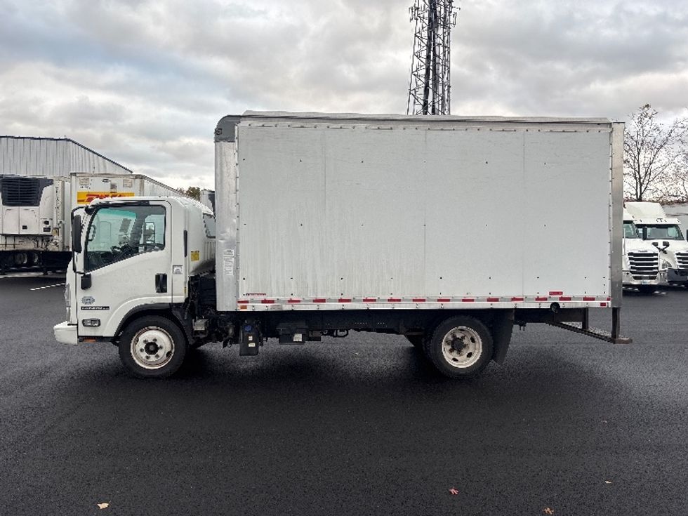 2020 Isuzu NPR photo 4