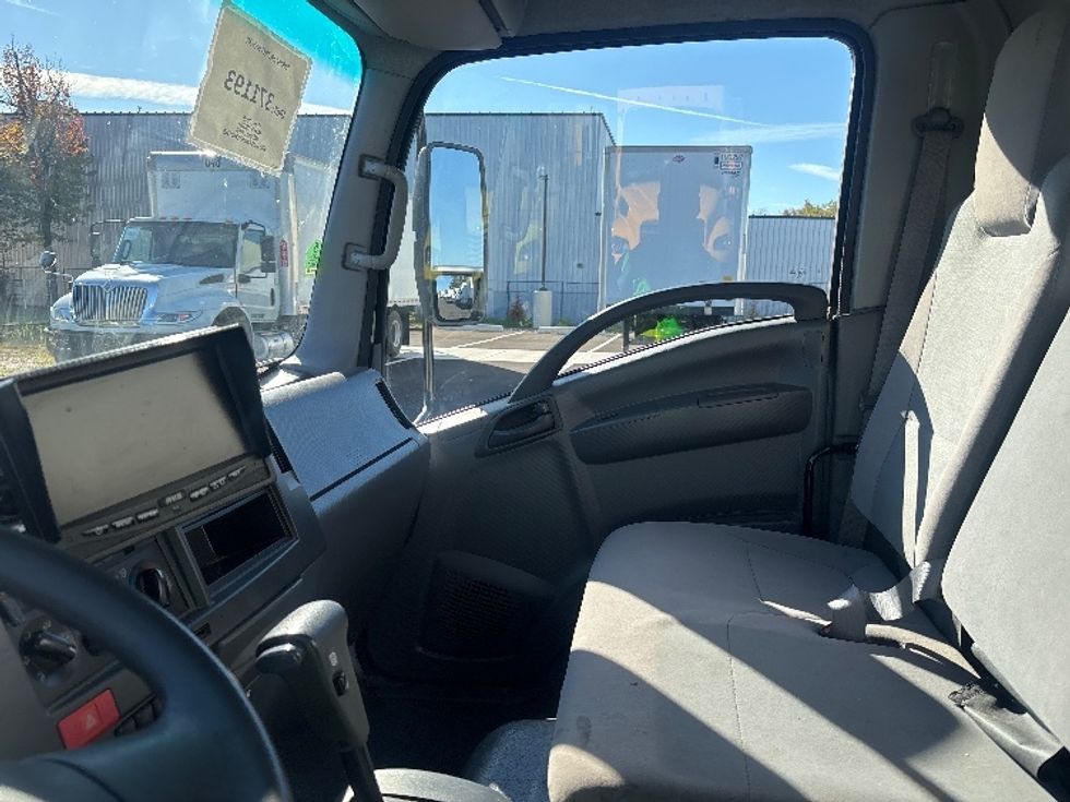 Light Duty Box Truck-Light and Medium Duty Trucks-Isuzu-2020-NPRXD-South Plainfield-NJ-157,736\n\t\tmiles-$ 32,000 - Image 17