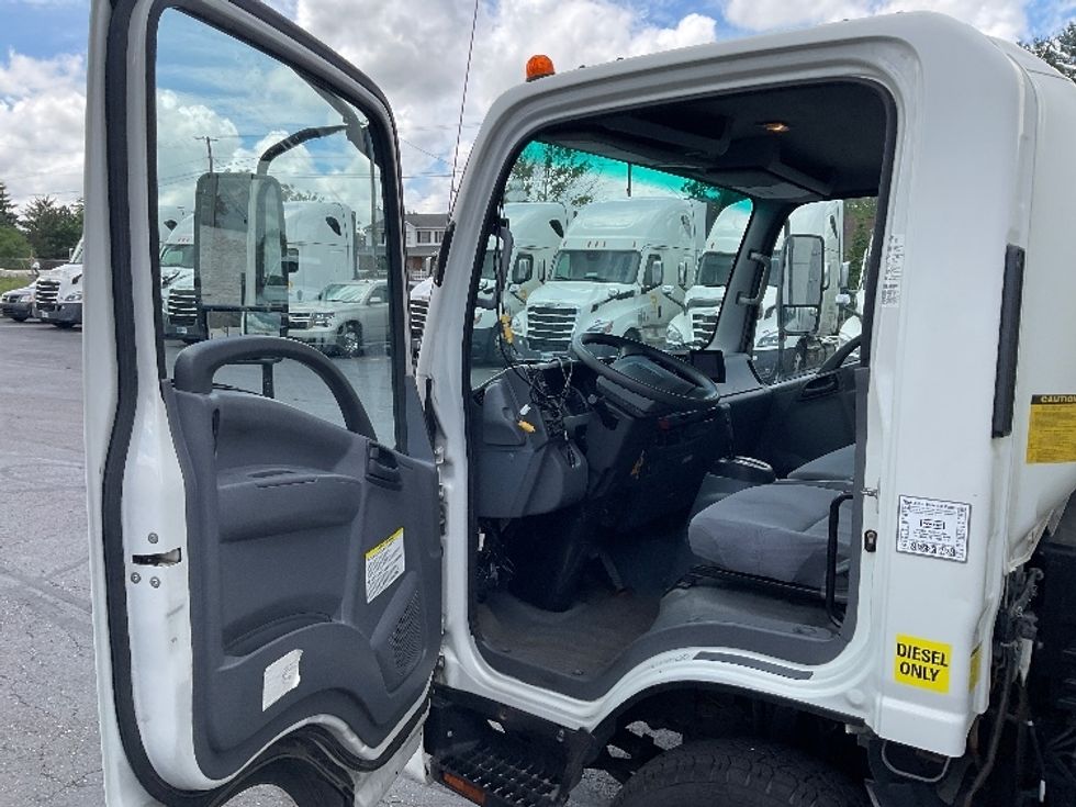Light Duty Box Truck-Light and Medium Duty Trucks-Isuzu-2021-NPR-Akron-OH-251,880\n\t\tmiles-$ 27,000 - Image 16