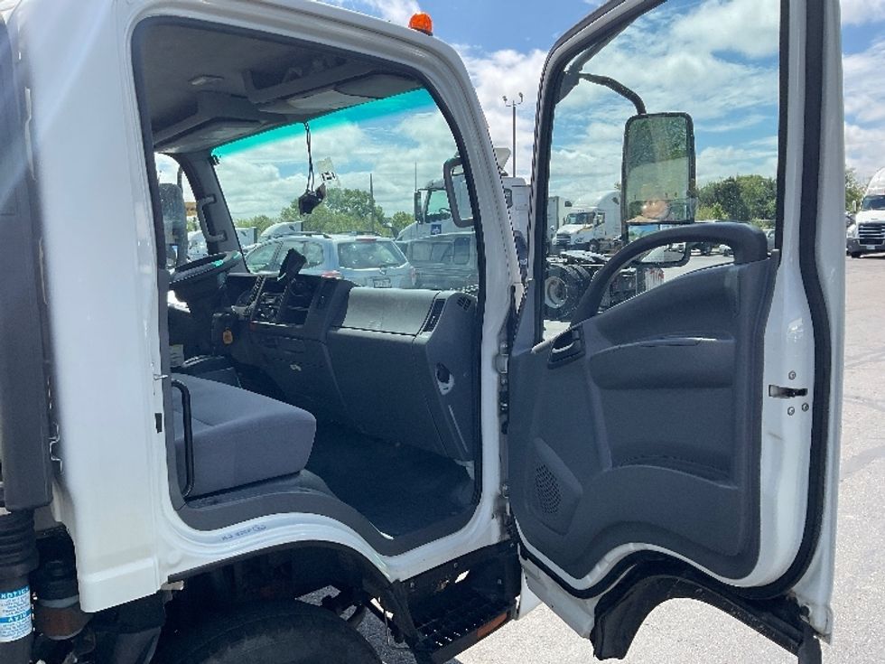 Light Duty Box Truck-Light and Medium Duty Trucks-Isuzu-2021-NPR-Akron-OH-266,153\n\t\tmiles-$ 27,000 - Image 20