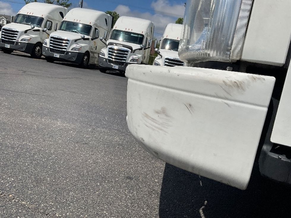 Light Duty Box Truck-Light and Medium Duty Trucks-Isuzu-2021-NPR-Akron-OH-266,153\n\t\tmiles-$ 27,000 - Image 28