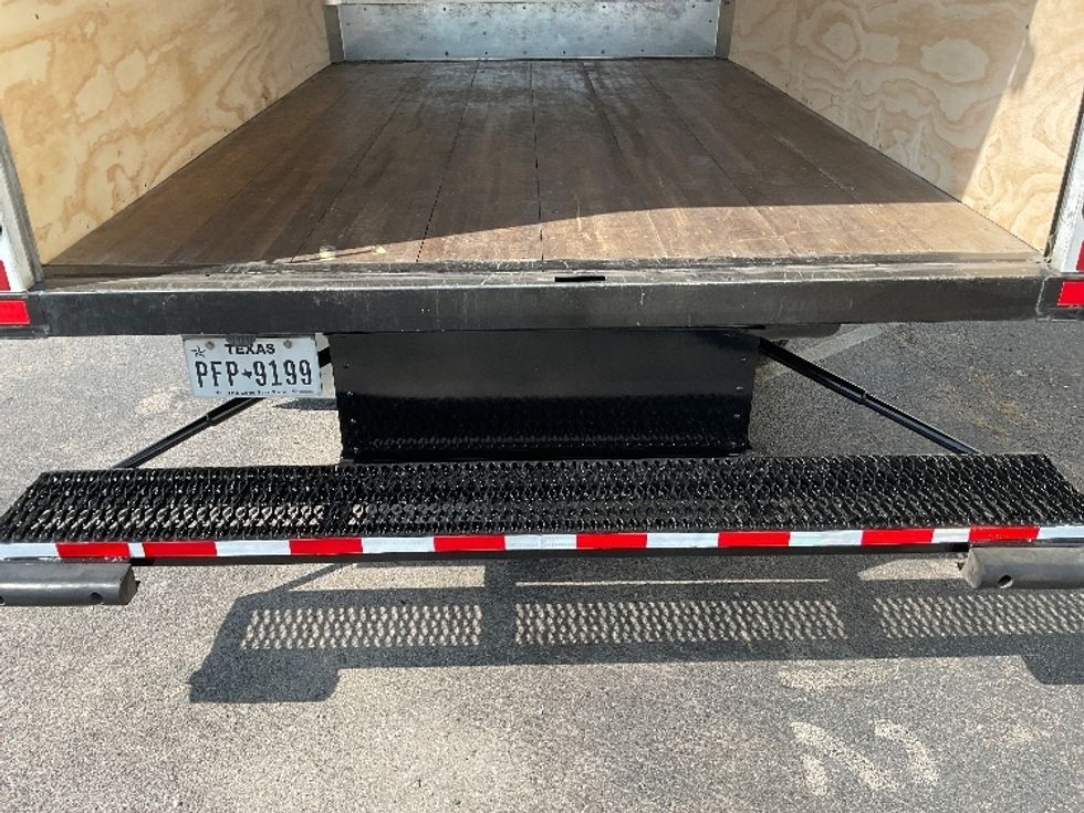 Light Duty Box Truck-Light and Medium Duty Trucks-Isuzu-2021-NPR-Birmingham-AL-187,427\n\t\tmiles-$ 27,500 - Image 9