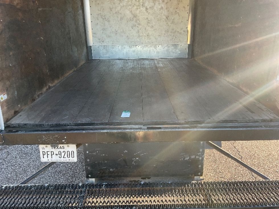 Light Duty Box Truck-Light and Medium Duty Trucks-Isuzu-2021-NPR-Birmingham-AL-204,786\n\t\tmiles-$ 26,250 - Image 8