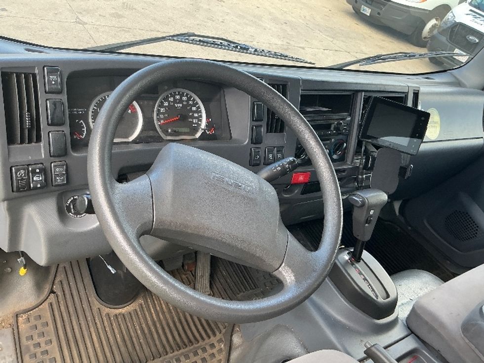 Light Duty Box Truck-Light and Medium Duty Trucks-Isuzu-2021-NPR-Chicopee-MA-215,603\n\t\tmiles-$ 26,250 - Image 18