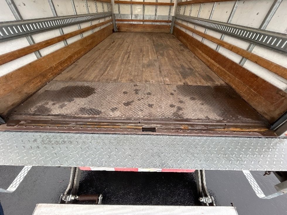 Light Duty Box Truck-Light and Medium Duty Trucks-Isuzu-2021-NPR-Clackamas-OR-93,428\n\t\tmiles-$ 47,000 - Image 10