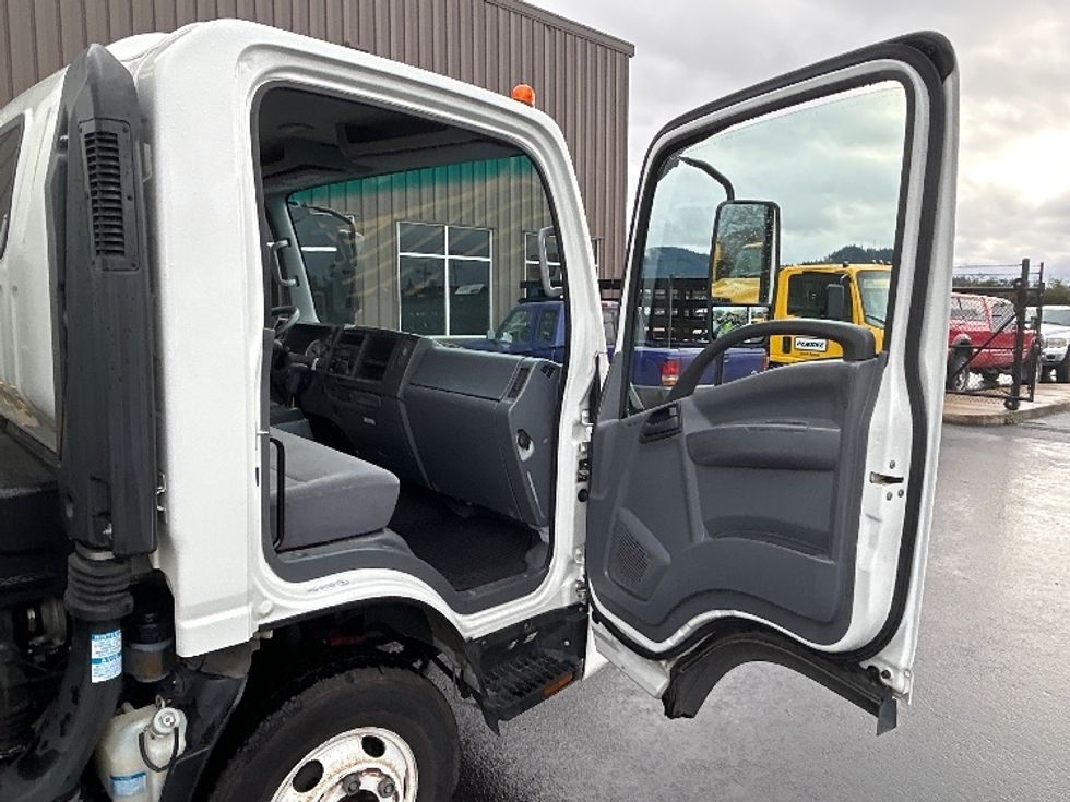 Light Duty Box Truck-Light and Medium Duty Trucks-Isuzu-2021-NPR-Clackamas-OR-93,428\n\t\tmiles-$ 47,000 - Image 20