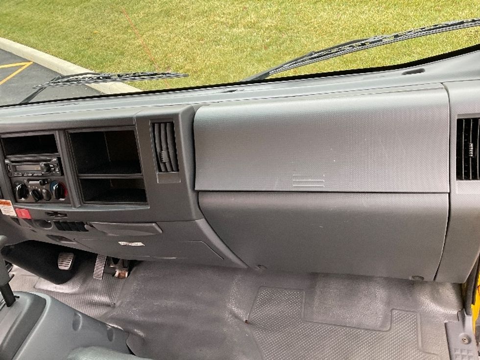 Light Duty Box Truck-Light and Medium Duty Trucks-Isuzu-2021-NPR EFI-Akron-OH-109,682\n\t\tmiles-$ 36,000 - Image 20