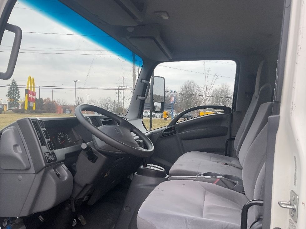 Light Duty Box Truck-Light and Medium Duty Trucks-Isuzu-2021-NPR EFI-Akron-OH-122,027\n\t\tmiles-$ 34,250 - Image 17