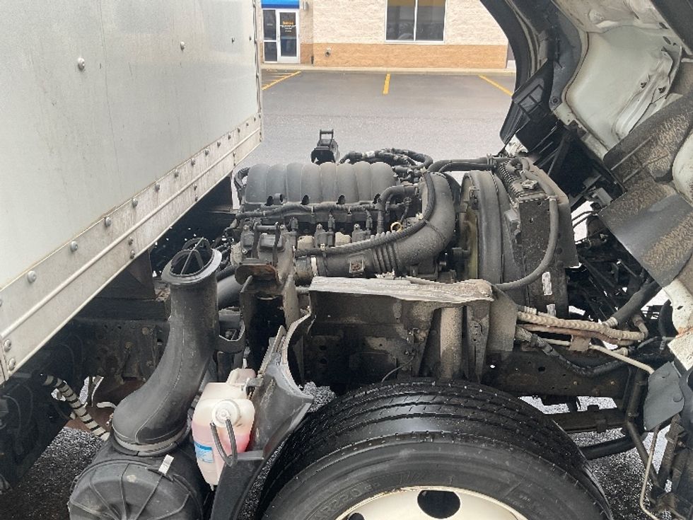 Light Duty Box Truck-Light and Medium Duty Trucks-Isuzu-2021-NPR EFI-Akron-OH-122,027\n\t\tmiles-$ 34,250 - Image 21