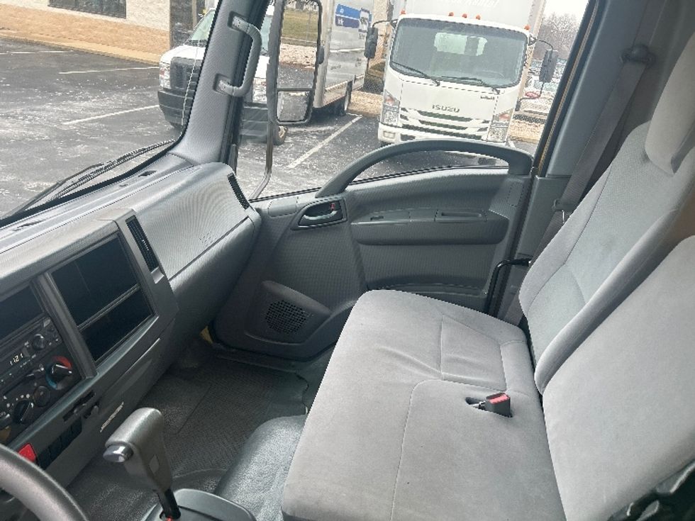 Light Duty Box Truck-Light and Medium Duty Trucks-Isuzu-2021-NPR EFI-Akron-OH-73,828\n\t\tmiles-$ 41,250 - Image 19