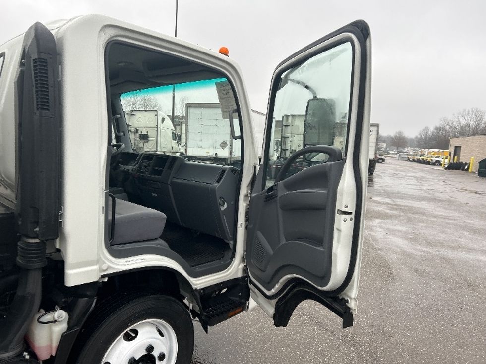 Light Duty Box Truck-Light and Medium Duty Trucks-Isuzu-2021-NPR EFI-Akron-OH-80,558\n\t\tmiles-$ 42,750 - Image 20