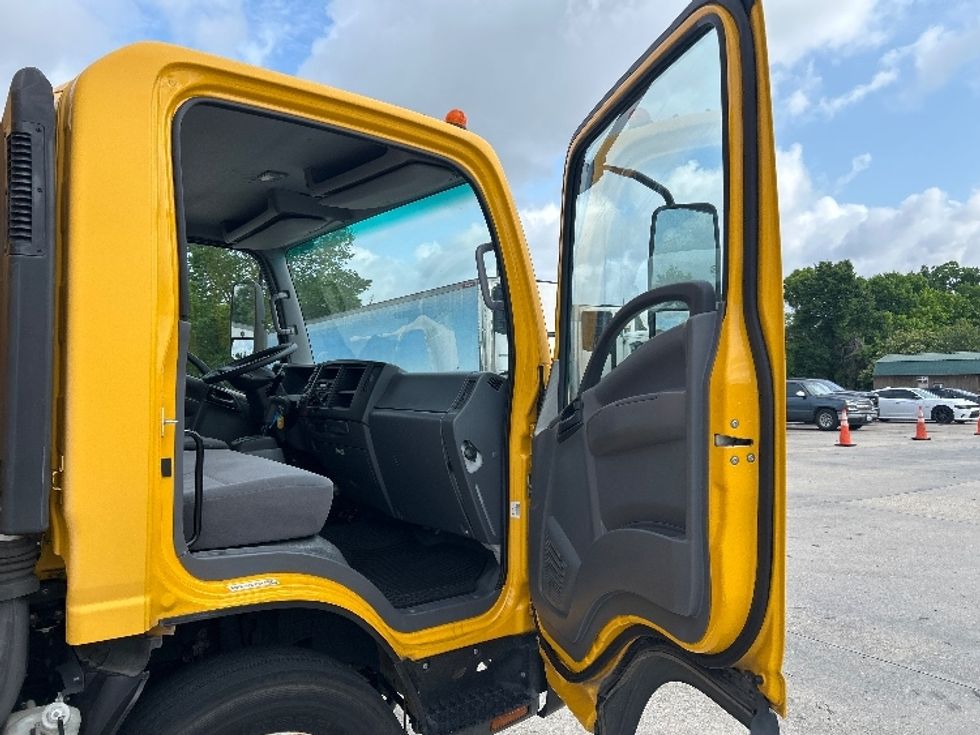 Light Duty Box Truck-Light and Medium Duty Trucks-Isuzu-2021-NPR EFI-Baton Rouge-LA-104,615\n\t\tmiles-$ 37,500 - Image 20