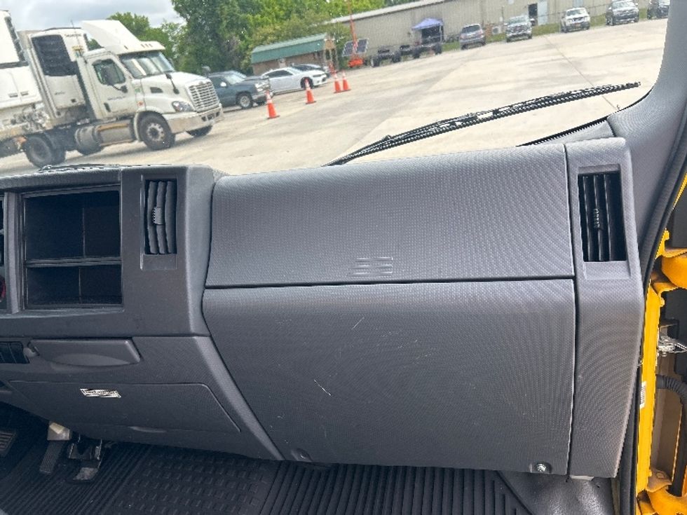 Light Duty Box Truck-Light and Medium Duty Trucks-Isuzu-2021-NPR EFI-Baton Rouge-LA-104,615\n\t\tmiles-$ 37,500 - Image 21