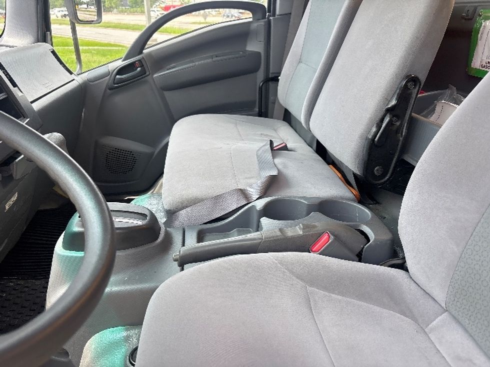 Light Duty Box Truck-Light and Medium Duty Trucks-Isuzu-2021-NPR EFI-Beaumont-TX-57,311\n\t\tmiles-$ 44,000 - Image 18