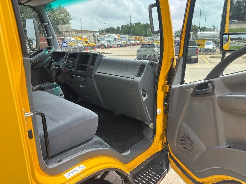 Light Duty Box Truck-Light and Medium Duty Trucks-Isuzu-2021-NPR EFI-Beaumont-TX-57,311\n\t\tmiles-$ 44,000 - Image 19