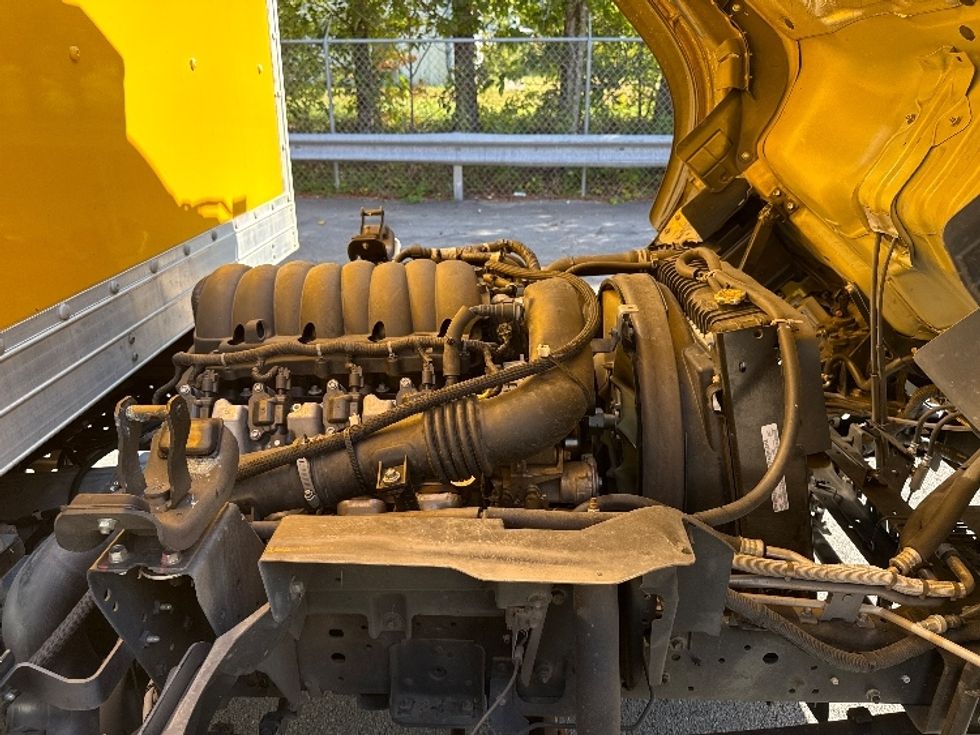 Light Duty Box Truck-Light and Medium Duty Trucks-Isuzu-2021-NPR EFI-Blountville-TN-115,445\n\t\tmiles-$ 36,250 - Image 23