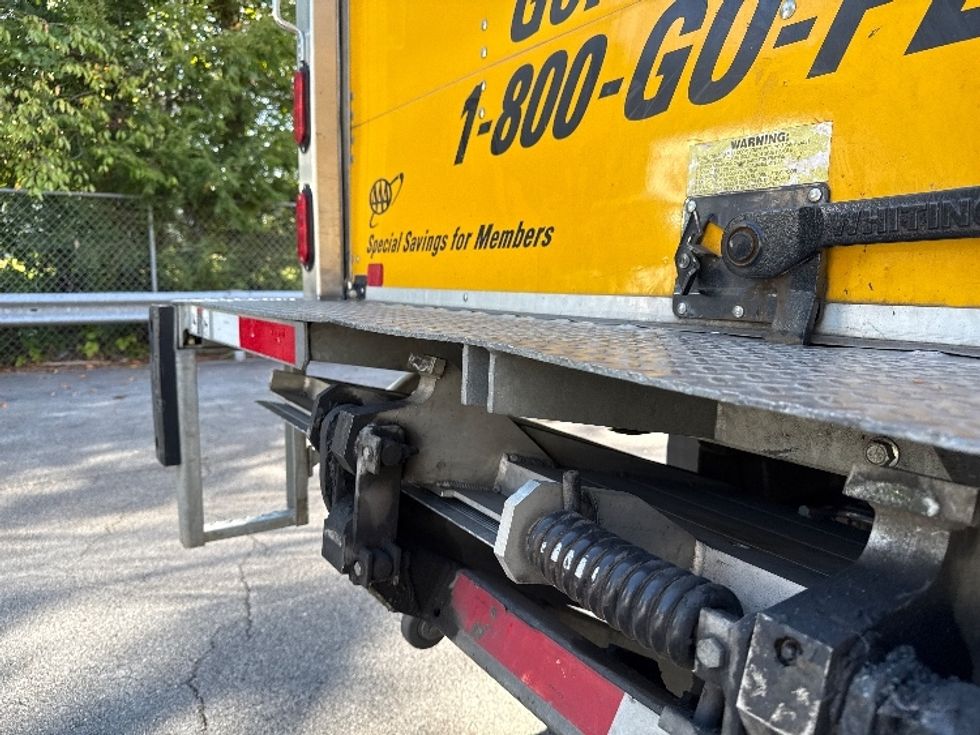 Light Duty Box Truck-Light and Medium Duty Trucks-Isuzu-2021-NPR EFI-Blountville-TN-115,445\n\t\tmiles-$ 36,250 - Image 25