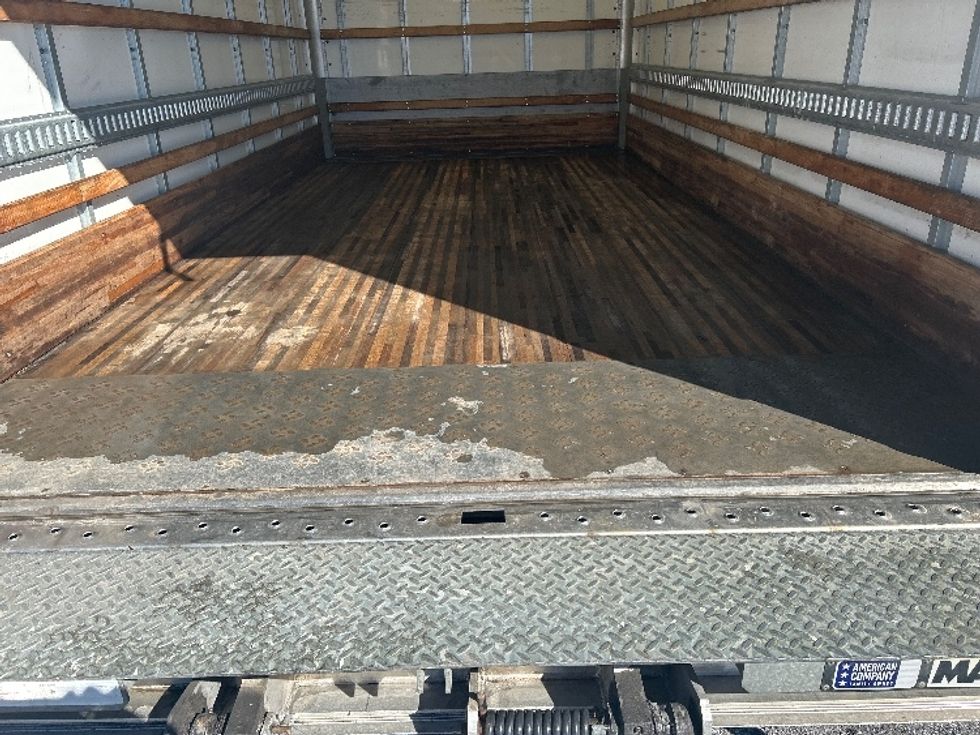 Light Duty Box Truck-Light and Medium Duty Trucks-Isuzu-2021-NPR EFI-Blountville-TN-127,448\n\t\tmiles-$ 36,500 - Image 10