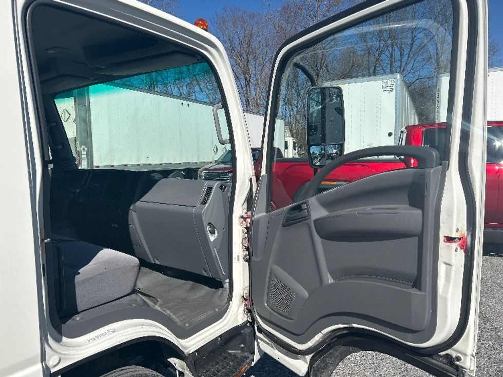 Light Duty Box Truck-Light and Medium Duty Trucks-Isuzu-2021-NPR EFI-Blountville-TN-127,448\n\t\tmiles-$ 36,500 - Image 20
