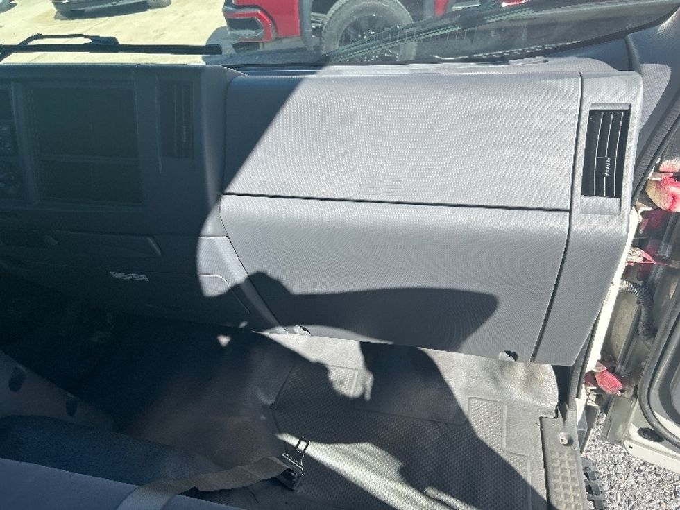 Light Duty Box Truck-Light and Medium Duty Trucks-Isuzu-2021-NPR EFI-Blountville-TN-127,448\n\t\tmiles-$ 36,500 - Image 21