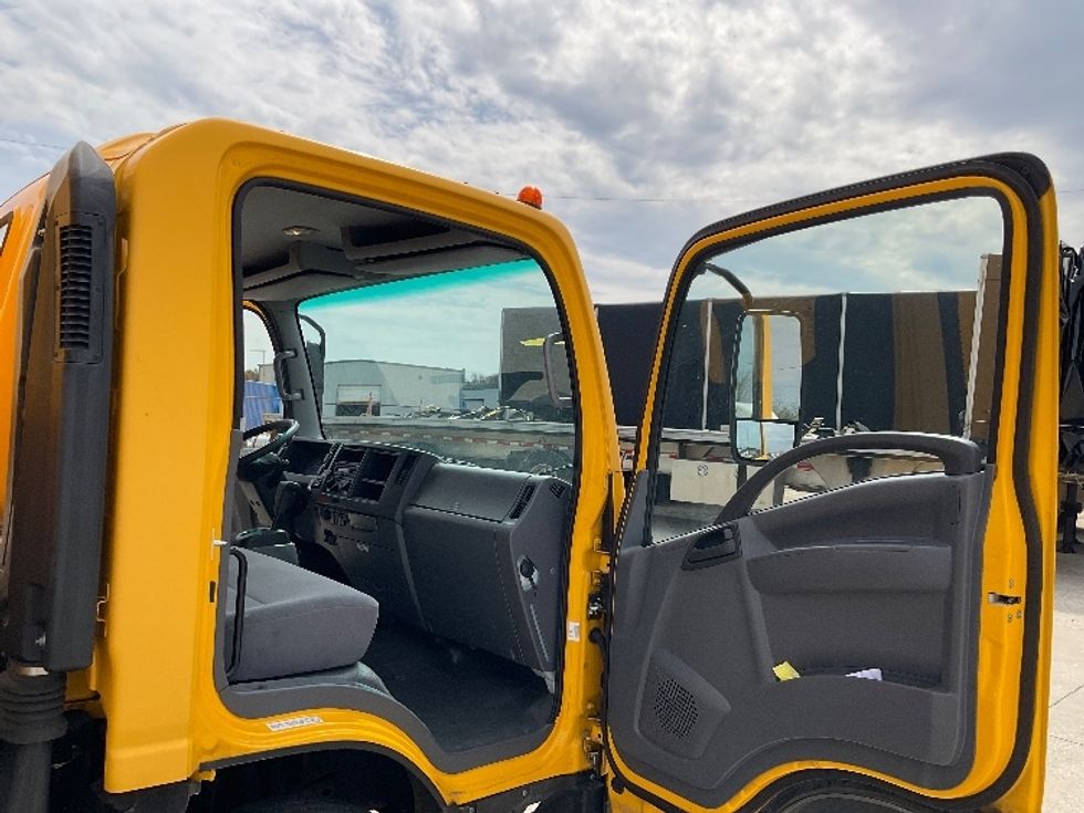 Light Duty Box Truck-Light and Medium Duty Trucks-Isuzu-2021-NPR EFI-Bowling Green-KY-94,044\n\t\tmiles-$ 37,750 - Image 20