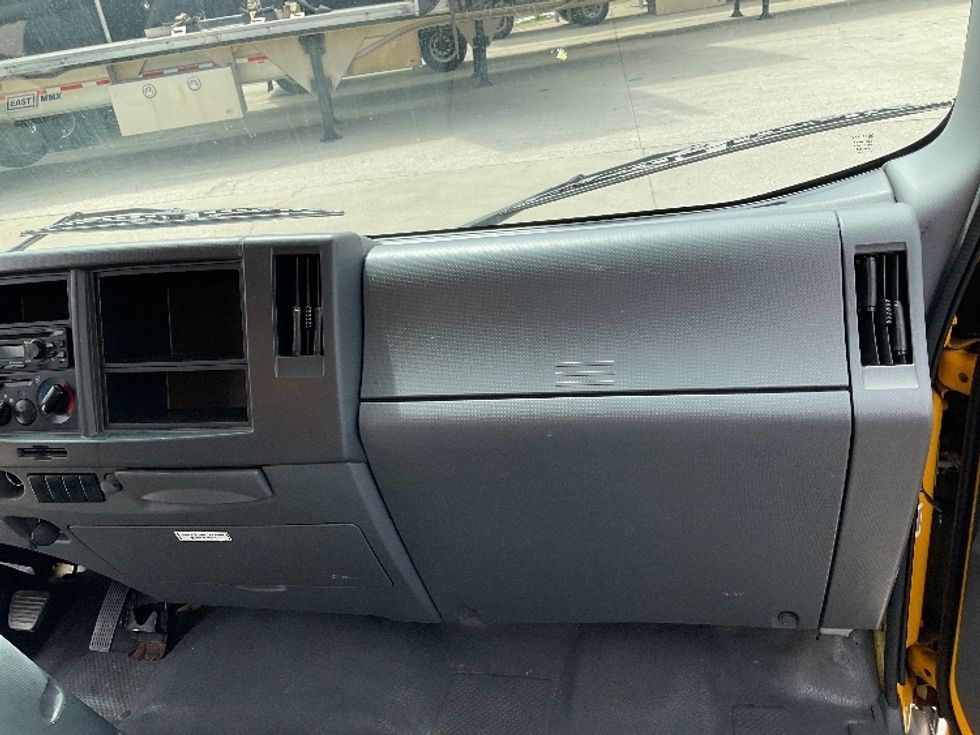 Light Duty Box Truck-Light and Medium Duty Trucks-Isuzu-2021-NPR EFI-Bowling Green-KY-94,044\n\t\tmiles-$ 37,750 - Image 21