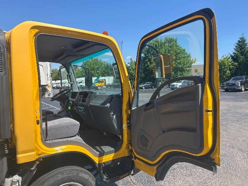 Light Duty Box Truck-Light and Medium Duty Trucks-Isuzu-2021-NPR EFI-Bowling Green-KY-97,110\n\t\tmiles-$ 36,250 - Image 20