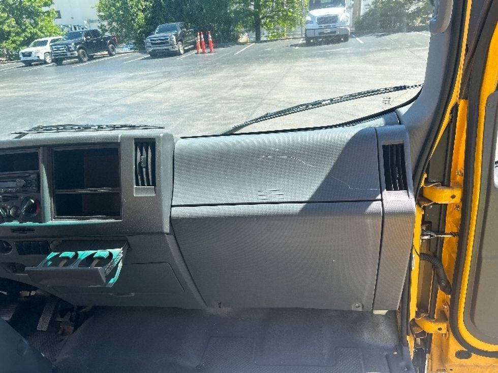 Light Duty Box Truck-Light and Medium Duty Trucks-Isuzu-2021-NPR EFI-Bowling Green-KY-97,110\n\t\tmiles-$ 36,250 - Image 21