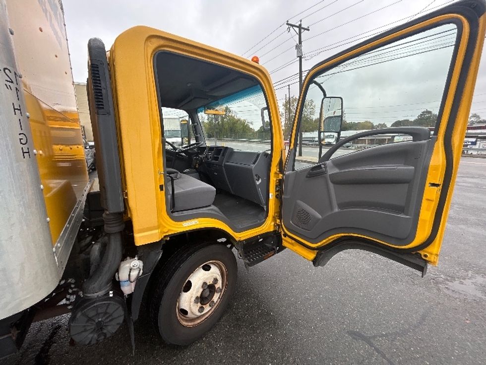 Light Duty Box Truck-Light and Medium Duty Trucks-Isuzu-2021-NPR EFI-Braintree-MA-112,197\n\t\tmiles-$ 33,750 - Image 19