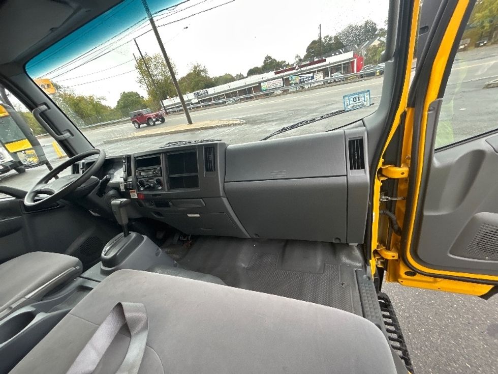 Light Duty Box Truck-Light and Medium Duty Trucks-Isuzu-2021-NPR EFI-Braintree-MA-112,197\n\t\tmiles-$ 33,750 - Image 20