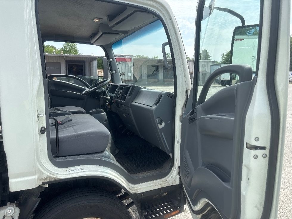 Light Duty Box Truck-Light and Medium Duty Trucks-Isuzu-2021-NPR EFI-Braintree-MA-156,075\n\t\tmiles-$ 28,500 - Image 19