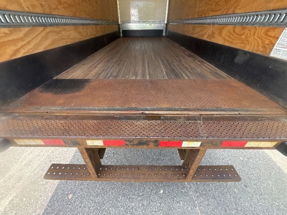 Light Duty Box Truck-Light and Medium Duty Trucks-Isuzu-2021-NPR EFI-Braintree-MA-156,075\n\t\tmiles-$ 28,500 - Image 9