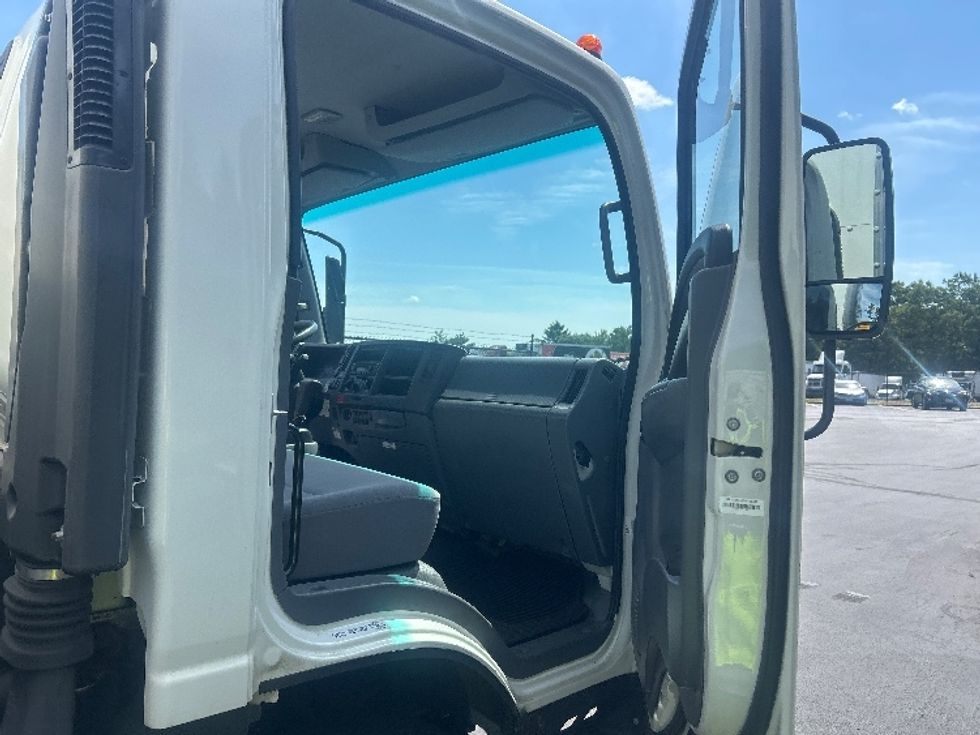 Light Duty Box Truck-Light and Medium Duty Trucks-Isuzu-2021-NPR EFI-Braintree-MA-85,557\n\t\tmiles-$ 44,750 - Image 20