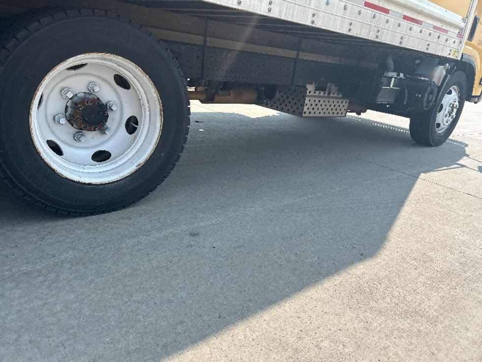 Light Duty Box Truck-Light and Medium Duty Trucks-Isuzu-2021-NPR EFI-Brooklyn Park-MN-104,778\n\t\tmiles-$ 38,750 - Image 14