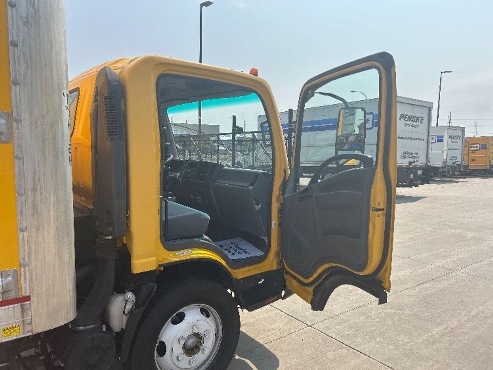 Light Duty Box Truck-Light and Medium Duty Trucks-Isuzu-2021-NPR EFI-Brooklyn Park-MN-104,778\n\t\tmiles-$ 38,750 - Image 20