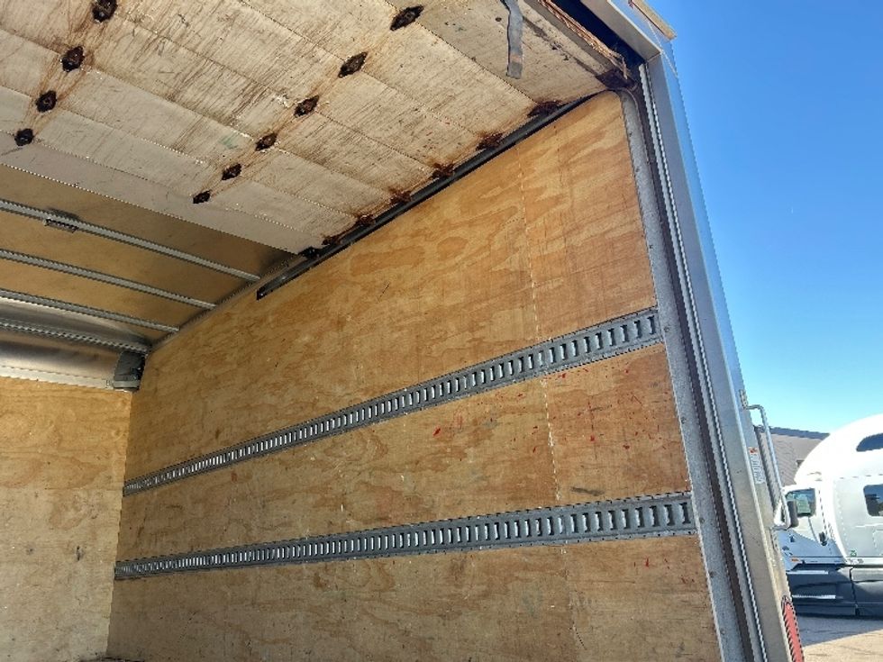 Light Duty Box Truck-Light and Medium Duty Trucks-Isuzu-2021-NPR EFI-Brooklyn Park-MN-117,488\n\t\tmiles-$ 35,000 - Image 11