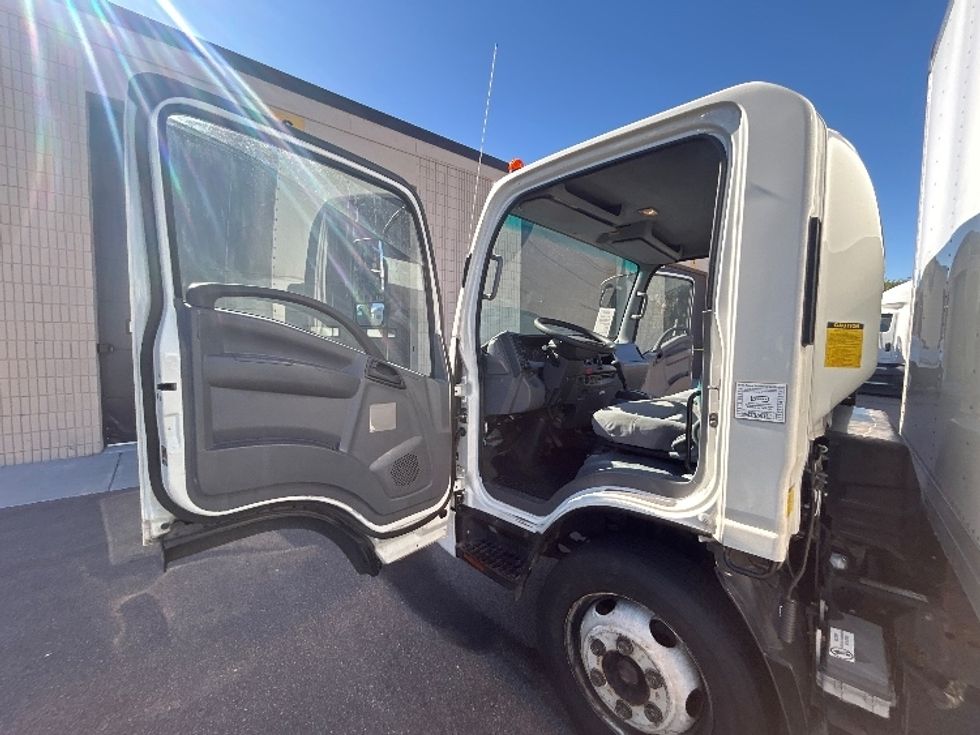 Light Duty Box Truck-Light and Medium Duty Trucks-Isuzu-2021-NPR EFI-Brooklyn Park-MN-117,488\n\t\tmiles-$ 35,000 - Image 15