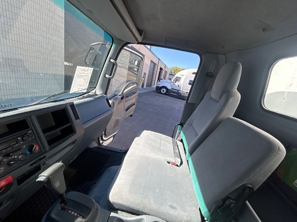 Light Duty Box Truck-Light and Medium Duty Trucks-Isuzu-2021-NPR EFI-Brooklyn Park-MN-117,488\n\t\tmiles-$ 35,000 - Image 18