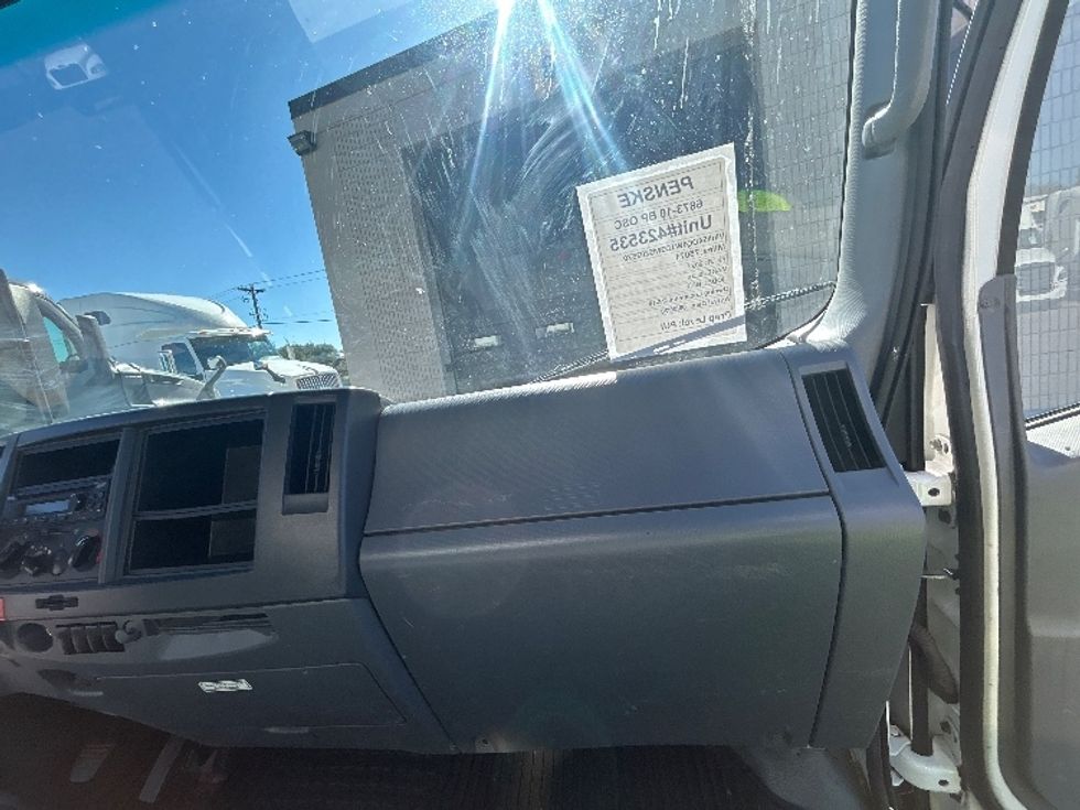 Light Duty Box Truck-Light and Medium Duty Trucks-Isuzu-2021-NPR EFI-Brooklyn Park-MN-117,488\n\t\tmiles-$ 35,000 - Image 20