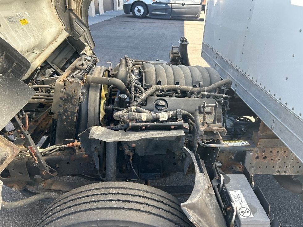 Light Duty Box Truck-Light and Medium Duty Trucks-Isuzu-2021-NPR EFI-Brooklyn Park-MN-117,488\n\t\tmiles-$ 35,000 - Image 22