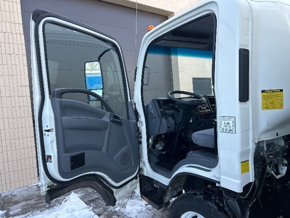 Light Duty Box Truck-Light and Medium Duty Trucks-Isuzu-2021-NPR EFI-Brooklyn Park-MN-124,781\n\t\tmiles-$ 35,250 - Image 16