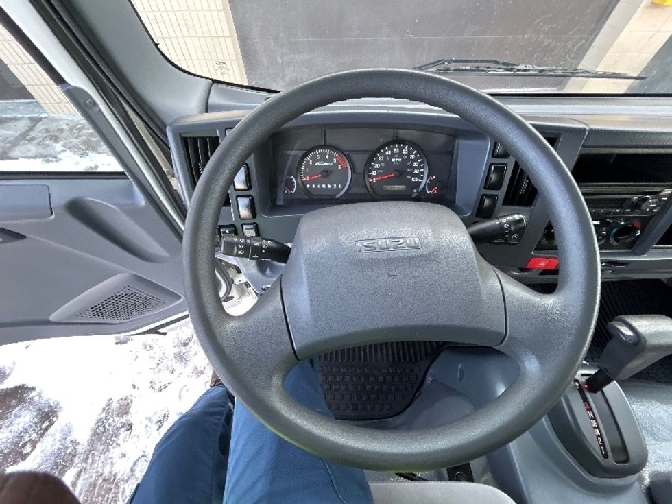 Light Duty Box Truck-Light and Medium Duty Trucks-Isuzu-2021-NPR EFI-Brooklyn Park-MN-124,781\n\t\tmiles-$ 35,250 - Image 18