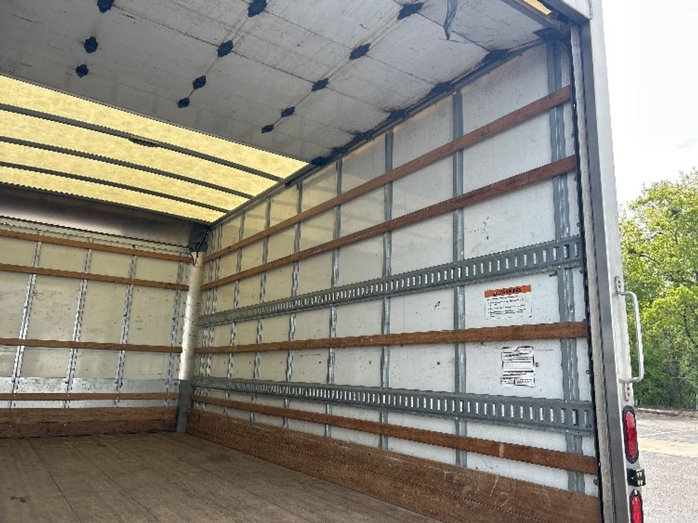 Light Duty Box Truck-Light and Medium Duty Trucks-Isuzu-2021-NPR EFI-Brooklyn Park-MN-63,012\n\t\tmiles-$ 39,500 - Image 12