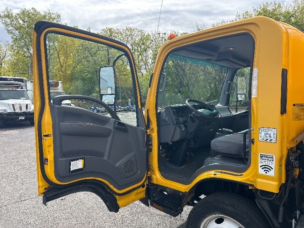 Light Duty Box Truck-Light and Medium Duty Trucks-Isuzu-2021-NPR EFI-Brooklyn Park-MN-63,012\n\t\tmiles-$ 39,500 - Image 16